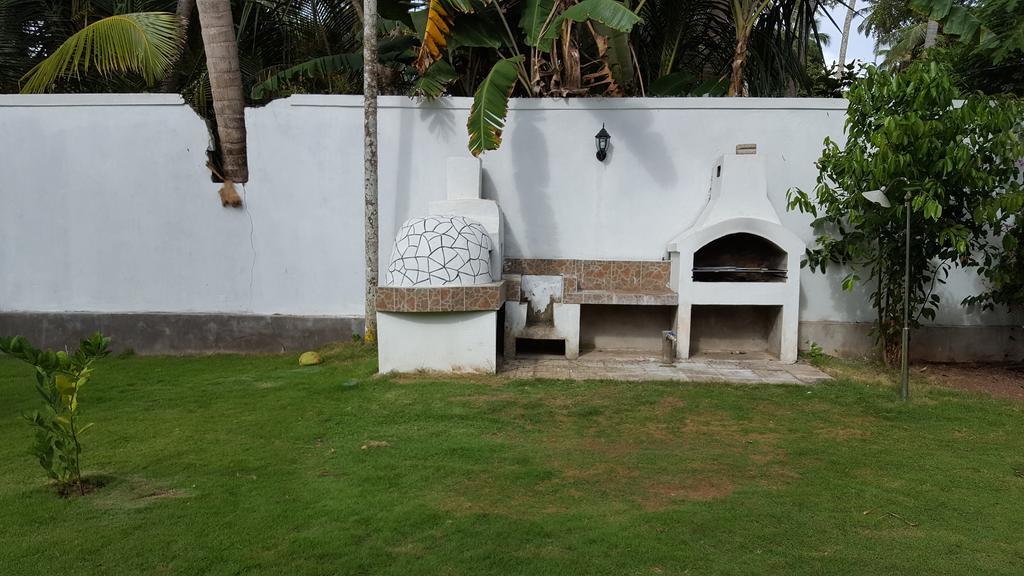 Lucas Hotel Kosgoda Exterior photo
