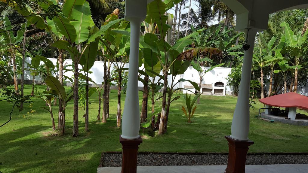 Lucas Hotel Kosgoda Exterior photo