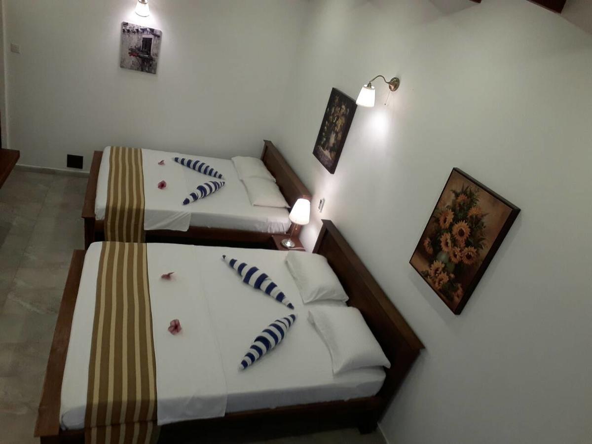 Lucas Hotel Kosgoda Exterior photo